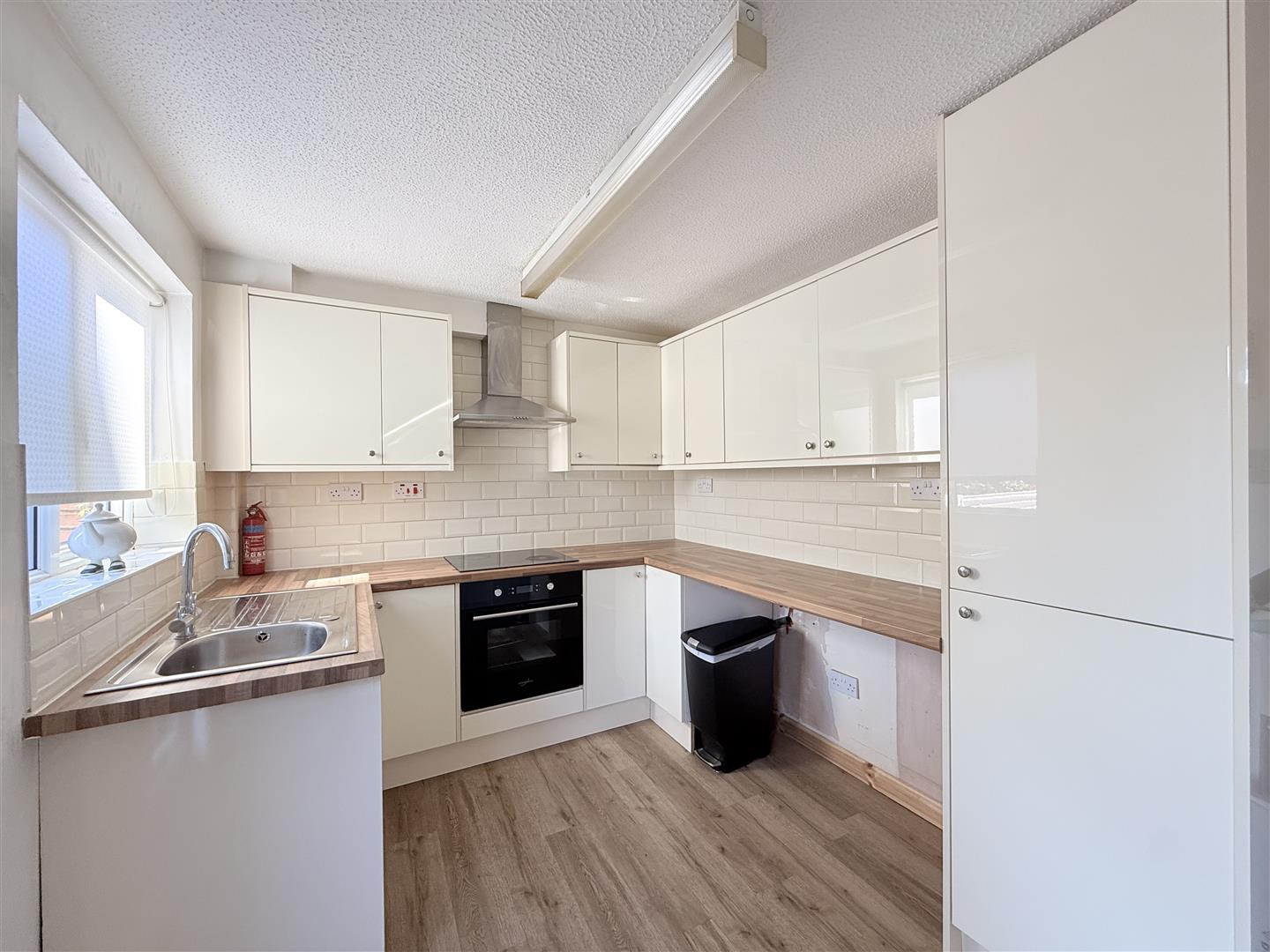 2 bed house - mews in Lyndhurst View, Dukinfield – photo 5